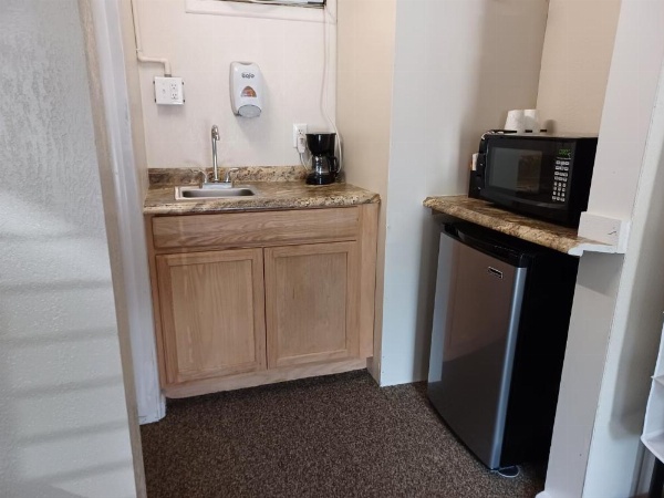 Oakland Motel image 12