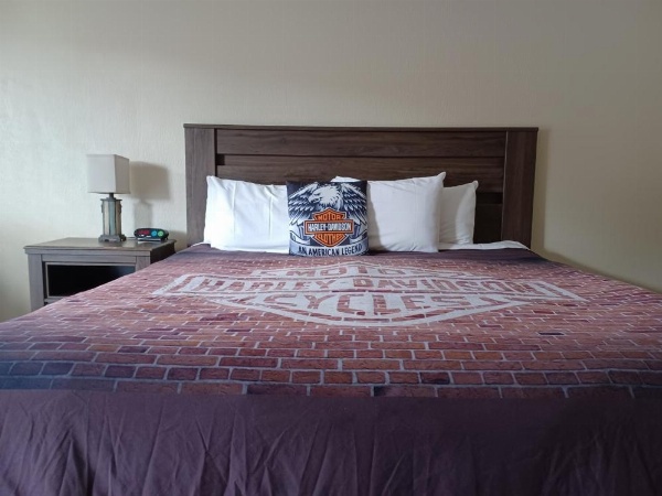 Oakland Motel image 14