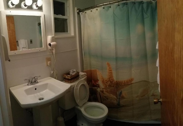 Oakland Motel image 24