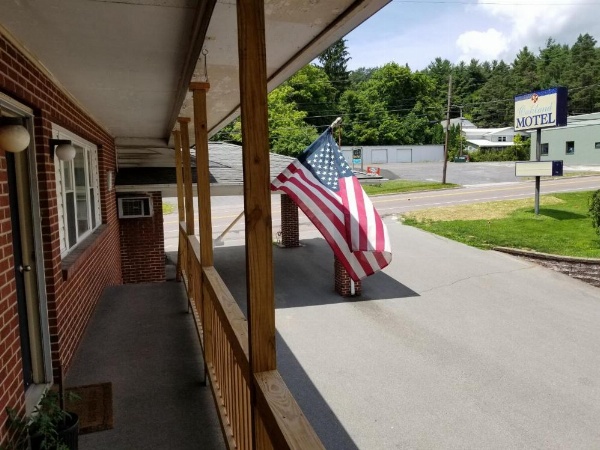 Oakland Motel image 9